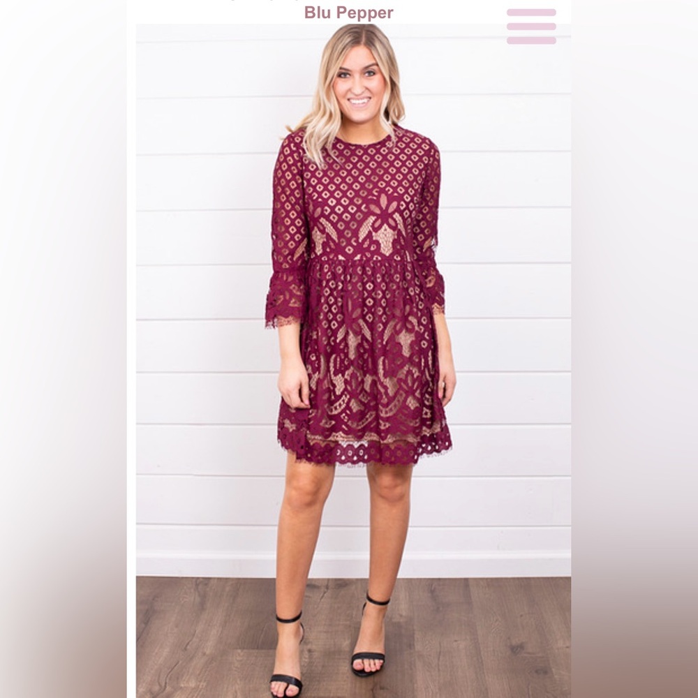 Burgundy Mini dress with bell sleeves; Blu pepper